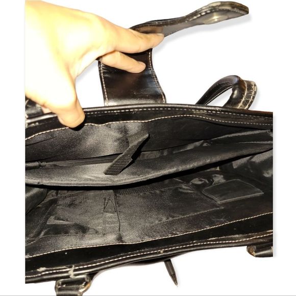 Totes Faux Leather Alligator Pattern Black Large Shoulder Bag - Picture 6 of 7